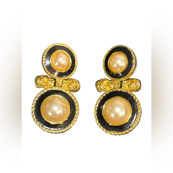 Vintage Richelieu faix pearl dangle black enamel textured gold finish earrings - Picture 1 of 6